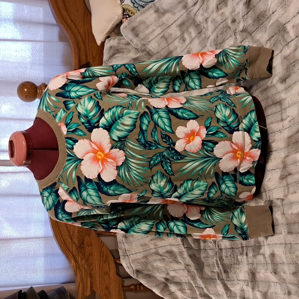 Tommy Bahama lightweight sweatshirt